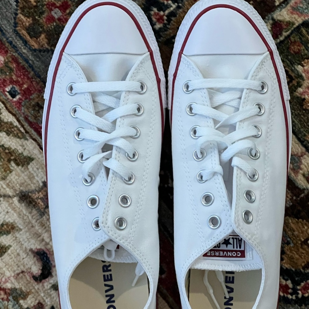 Converse White and Red Low-Top Sneakers Unisex- Men’s size 11 / Women’s size 13